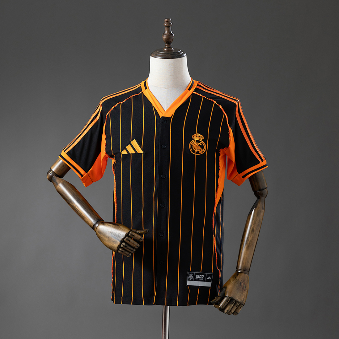 Real Madrid 25/26 Baseball - Black and Orange Striped Camisa S-4XL, foto 1