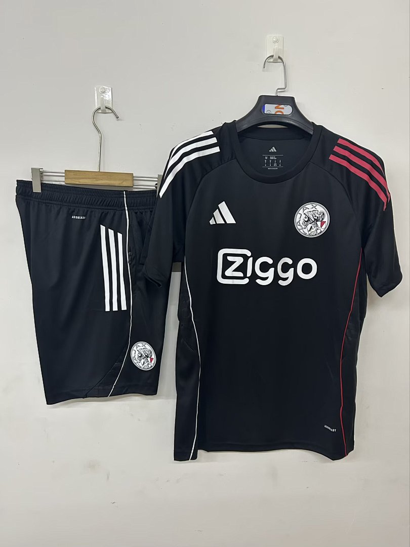 25/26 Ajax training Camisa black S-3XL, foto 1