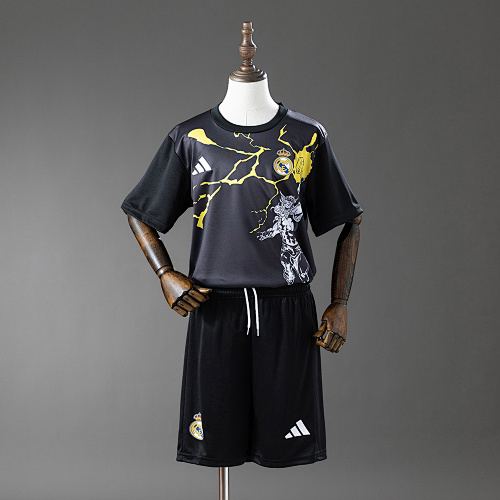 Real Madrid 25/26 Avengers - Pre-Match(Black) Kit infantil Tamanho 16-28