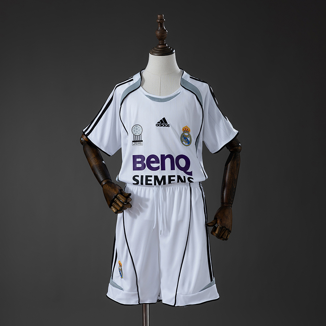 Real Madrid 06/07 Titular Retrô Kit infantil Tamanho 16-28, foto 1