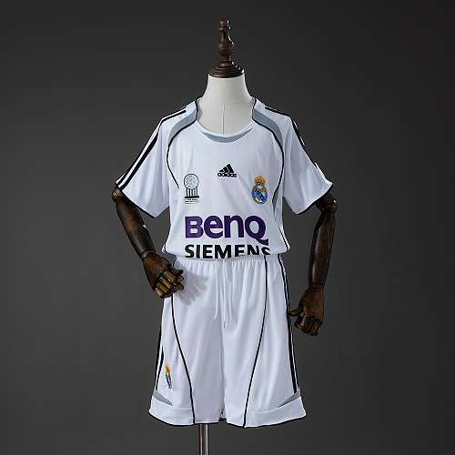 Real Madrid 06/07 Titular Retrô Kit infantil Tamanho 16-28