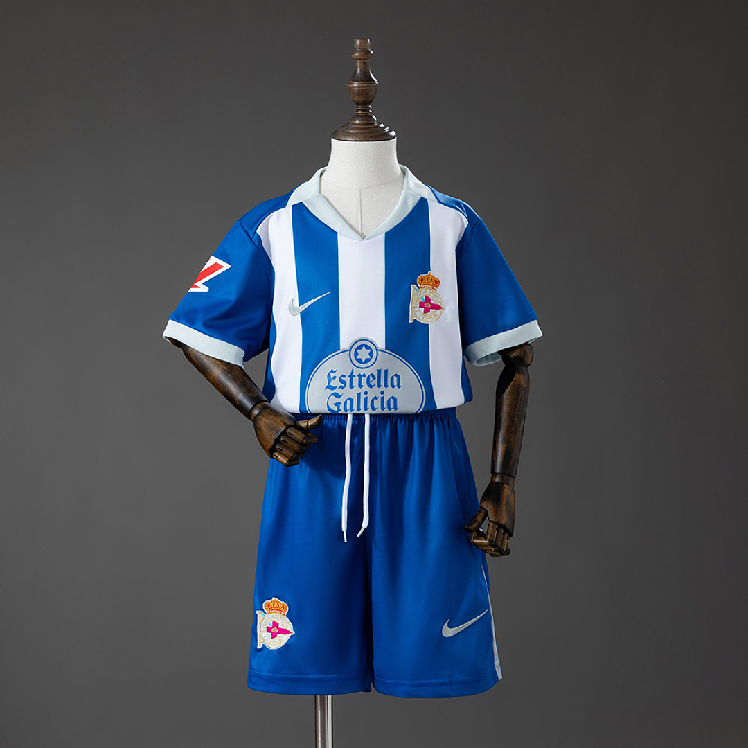 Deportivo de La Coruña 26/27 Titular Kit infantil Tamanho 16-28, foto 1