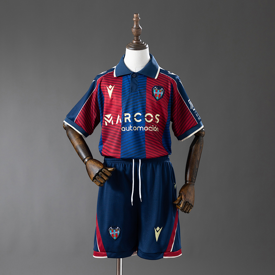 Levante UD 25/26 Titular Kit infantil Tamanho 16-28, foto 1