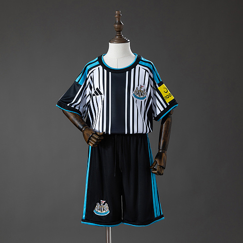 Newcastle United 26/27 Titular Kids kit Tamanho 16-28