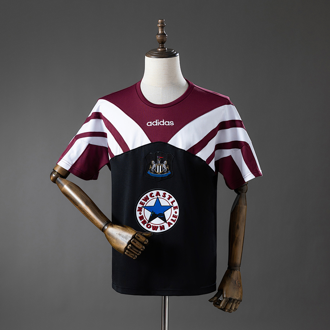 Newcastle United 95/96 Retrô Training Camisa S-4XL, foto 1
