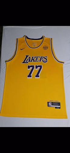 Los Angeles Lakers #77 Camisa Amarela com Patrocínio