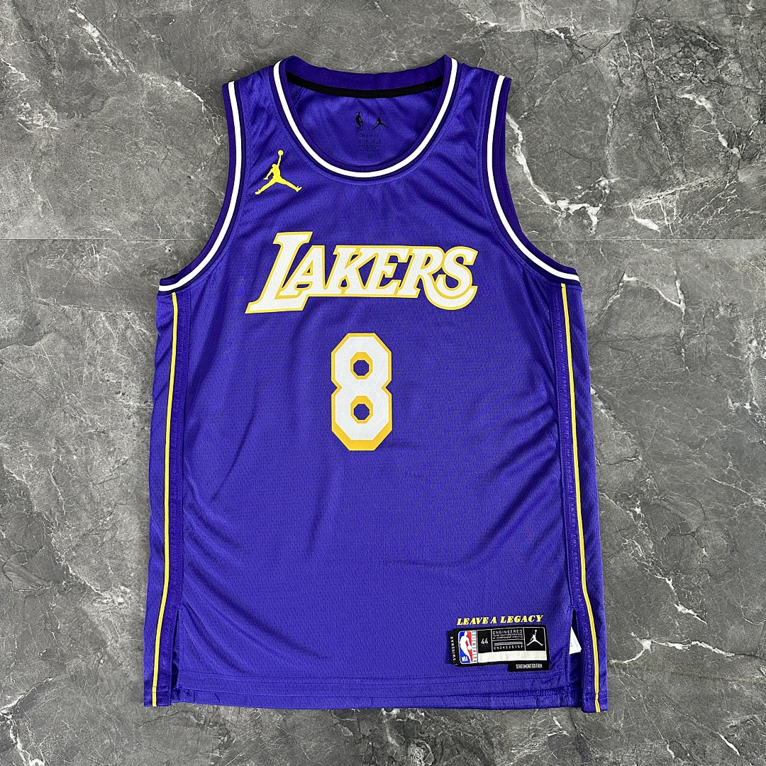 Los Angeles Lakers 25/26 Limited Swingman #8 Kobe Bryant Camisa, foto 11