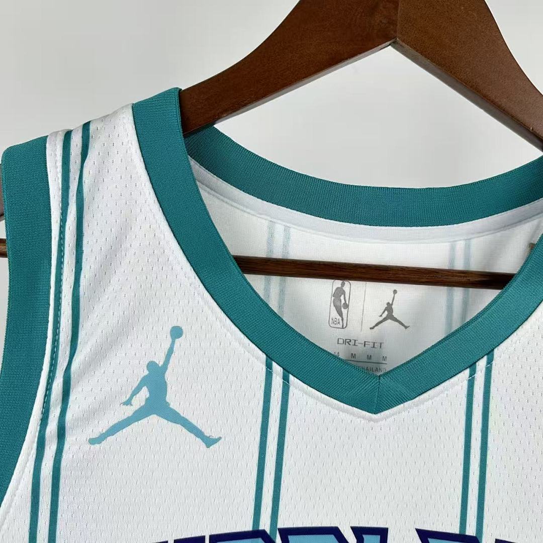Charlotte Hornets 22/23 Casa #1 LaMelo Ball Camisa Branca, foto 5