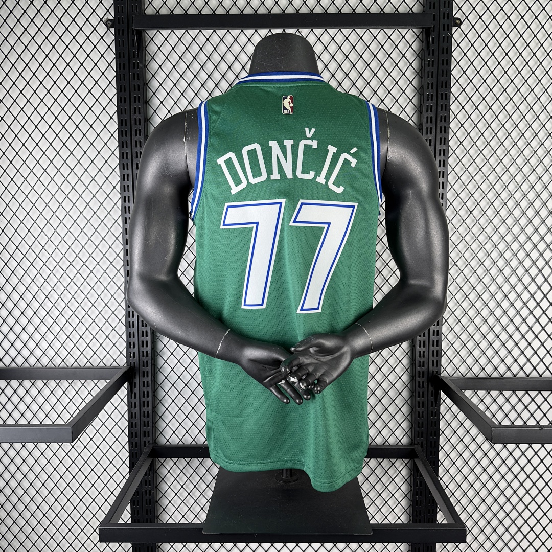 Dallas Mavericks 25/26 Retrô #77 Luka Doncic Camisa Verde, foto 2