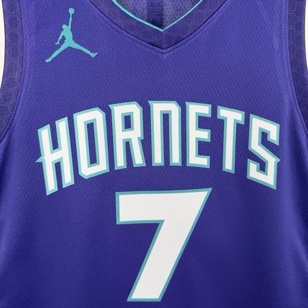 Charlotte Hornets 22/23 Swingman #7 Camisa Roxa, foto 7