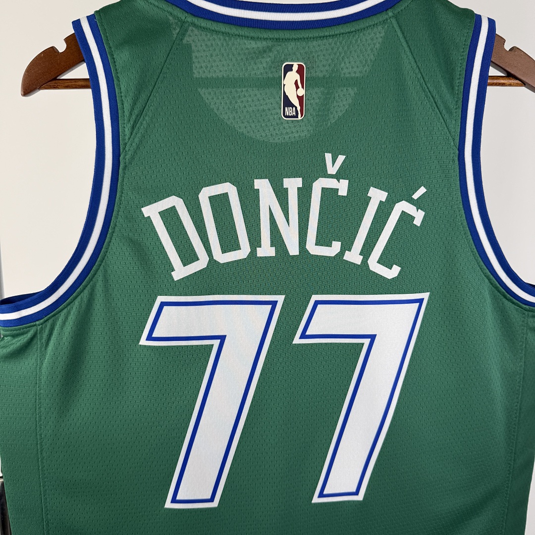 Dallas Mavericks 25/26 Retrô #77 Luka Doncic Camisa Verde, foto 3