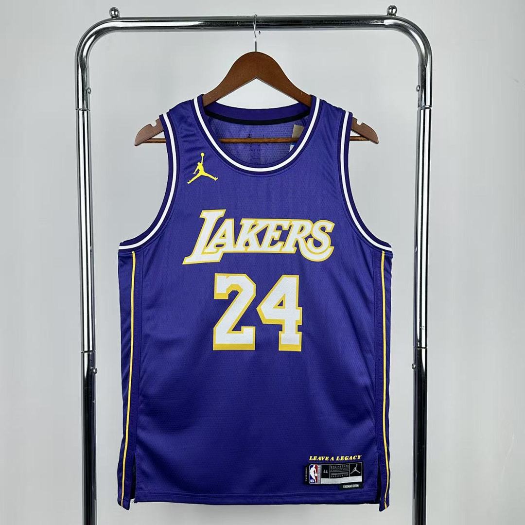 Los Angeles Lakers 25/26 Limited Swingman #24 Kobe Bryant Camisa, foto 1