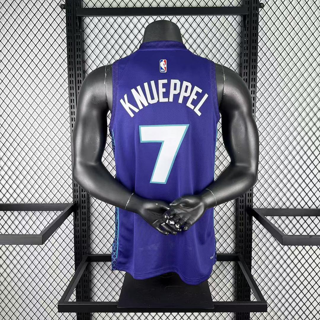 Charlotte Hornets 22/23 Swingman #7 Camisa Roxa, foto 2